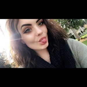 Meet your Posher, Crislynn